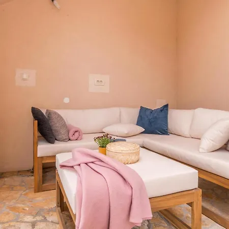 In * Биоград-на-Мору