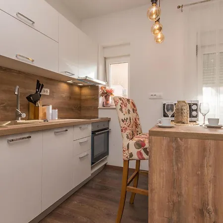 Apartment 1 Bedroom Beautiful In