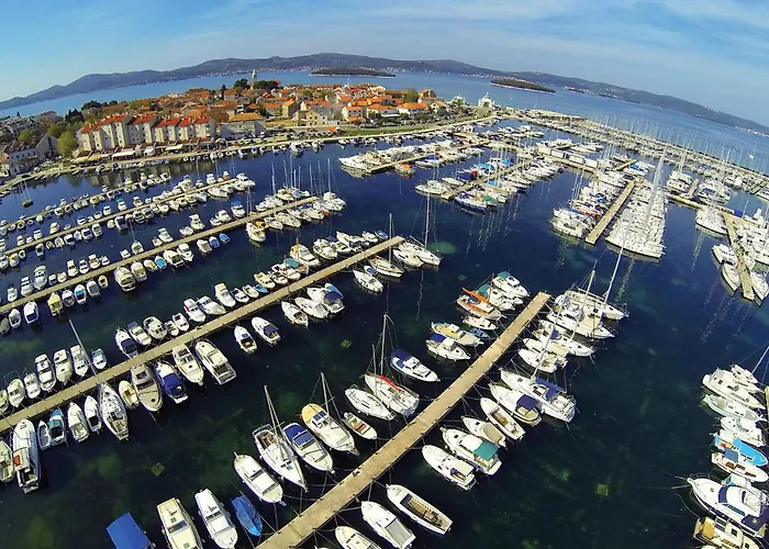 In Апартаменты *