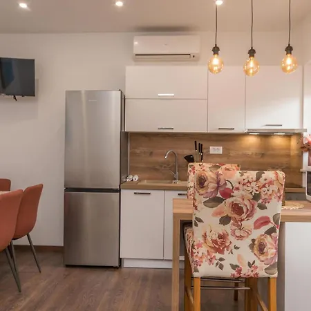 Apartament 1 Bedroom Beautiful In Biograd Na Moru